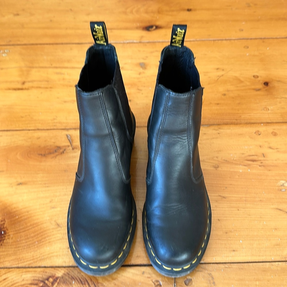 EUC dr. martens Chelsea boots with 2” heel